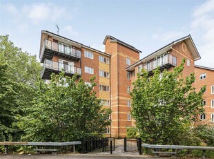 2 bedroom apartment for sale in Capital Point, Temple Place, Reading, RG1