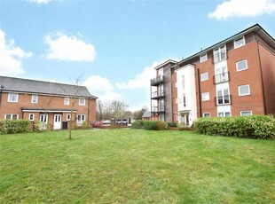 2 bedroom apartment for sale in Mead Close, Caversham, Berkshire, RG4