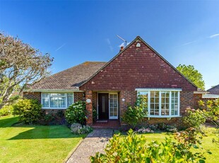2 bedroom bungalow for sale in Florida Gardens, Ferring, Worthing, West Sussex, BN12