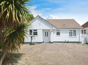 2 bedroom detached bungalow for sale in Clingan Road, Bournemouth, BH6