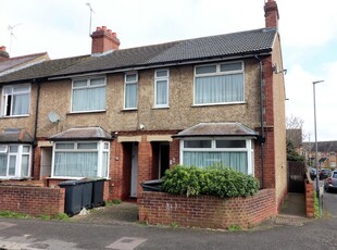 2 bedroom end of terrace house for sale in Beechwood Road, Luton, Bedfordshire, LU4 8RP, LU4