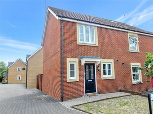 2 bedroom end of terrace house for sale in Doulton Close, Swindon, Wiltshire, SN25
