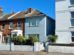 2 bedroom end of terrace house for sale in Langney Road, Eastbourne, BN22