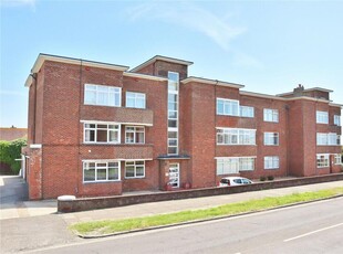2 bedroom flat for sale in George V Avenue, Worthing, BN11