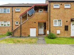 2 bedroom flat for sale in Leven Walk, Bedford, Bedfordshire, MK41