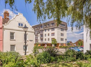2 bedroom flat for sale in Lombard Street, Old Portsmouth, PO1