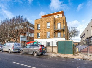 2 bedroom flat for sale in Ordinges Place, 42 Richmond Road, Worthing, West Sussex, BN11