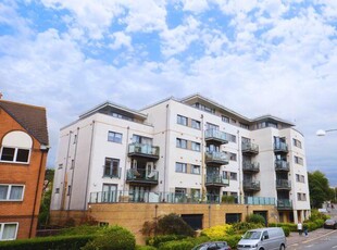 2 bedroom flat for sale in Sea Road, Bournemouth, BH5