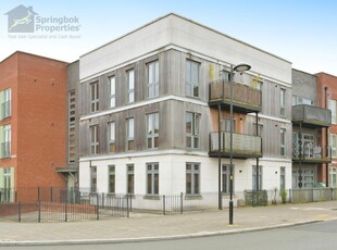 2 bedroom flat for sale in The Square, Upton, Northampton, Northamptonshire, NN5