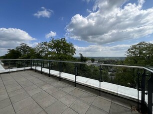 2 bedroom penthouse for sale in Guinevere House, Fellowes Rise, Winchester, Hampshire, SO22