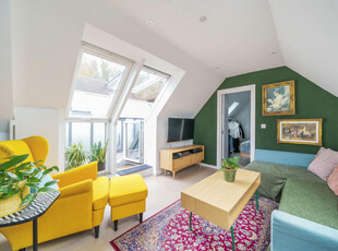 2 bedroom penthouse for sale in Old Station Approach, Winchester, Hampshire, SO23