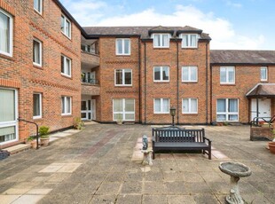 2 bedroom retirement property for sale in Lions Hall, Winchester, SO23 9HW, SO23