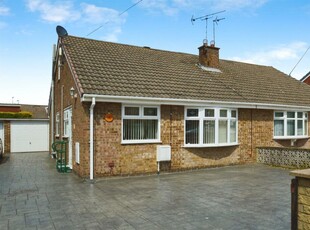 2 bedroom semi-detached bungalow for sale in Loxley Green, Anlaby Common, HU4