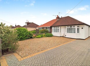 2 bedroom semi-detached bungalow for sale in Morpeth Avenue, Totton, Southampton, SO40