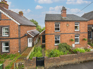 2 bedroom semi-detached house for sale in Colebrook Road, Tunbridge Wells, TN4