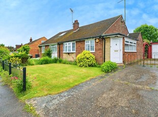 2 bedroom semi-detached house for sale in Jillifer Road, Luton, Bedfordshire, LU4