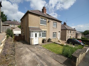 2 bedroom semi-detached house for sale in Leyton Grove, Idle, Bradford, BD10