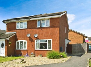 2 bedroom semi-detached house for sale in Sheerwold Close, Stratton, Swindon, SN3