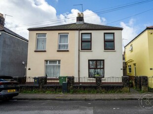 2 bedroom semi-detached house for sale in Wyndham Street, Cardiff, CF11
