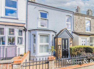 2 bedroom terraced house for sale in Cardiff Road, Norwich, NR2