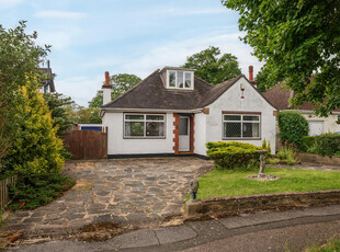 3 bedroom detached bungalow for sale in North Riding, St. Albans, Hertfordshire, AL2
