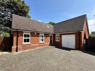 3 bedroom detached bungalow for sale in Off Park Avenue, Hutton, Brentwood, CM13
