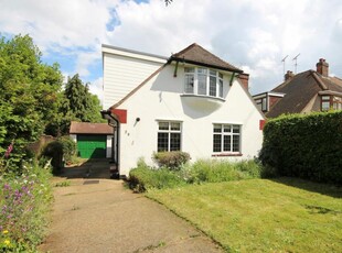 3 bedroom detached house for sale in 28 Winchelsea Drive, Chelmsford, Essex, CM2 9TL, CM2