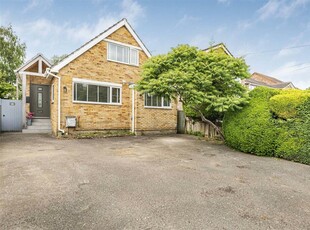 3 bedroom detached house for sale in Colyton Way, Purley On Thames, Reading, RG8