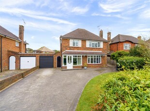 3 bedroom detached house for sale in Falmer Avenue, Goring-by-Sea, Worthing, West Sussex, BN12
