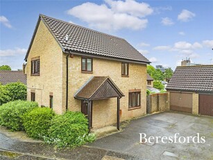 3 bedroom detached house for sale in The Dell, Great Baddow, CM2