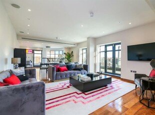 3 bedroom duplex for sale in North Row, Mayfair, London, W1K
