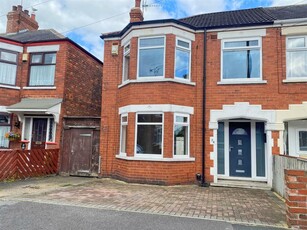 3 bedroom end of terrace house for sale in Aysgarth Avenue, Hull, HU6