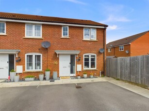 3 bedroom end of terrace house for sale in Babdown Close Kingsway, Quedgeley, Gloucester, GL2