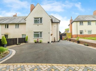 3 bedroom end of terrace house for sale in Chaucer Drive, Lincoln, LN2