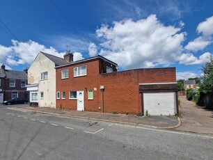 3 bedroom end of terrace house for sale in Exeter, EX4
