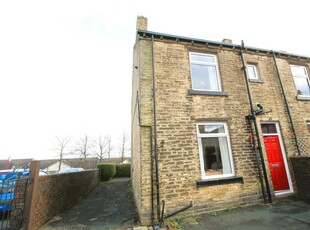 3 bedroom end of terrace house for sale in Huddersfield Road, Wyke, Bradford, BD12