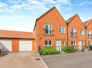 3 bedroom end of terrace house for sale in Lansdell Road, Winchester, Hampshire, SO22