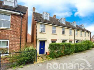 3 bedroom end of terrace house for sale in Lavinia Walk, Swindon, Wiltshire, SN25
