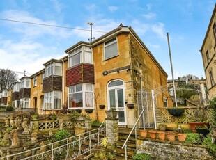 3 bedroom end of terrace house for sale in Lime Grove Gardens, Bath, BA2