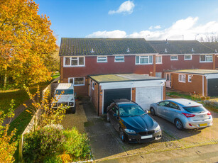 3 bedroom end of terrace house for sale in Plymouth Avenue, Woodley, Reading, RG5 3SG, RG5