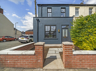 3 bedroom end of terrace house for sale in Severn Road, Pontcanna, Cardiff, CF11