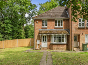 3 bedroom end of terrace house for sale in St Marys Way, Guildford, Surrey, GU2