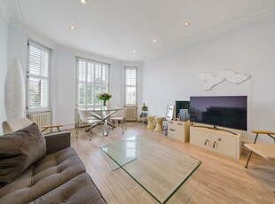 3 bedroom flat for sale in Beaumont Avenue, Fulham, W14