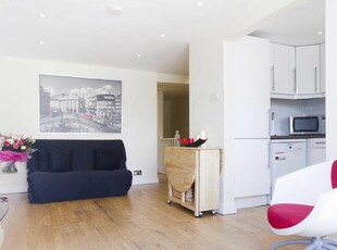 3 bedroom flat for sale in King Street, Hammersmith, W6