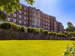 3 bedroom flat for sale in Learmonth Court, Comely Bank, Edinburgh, EH4