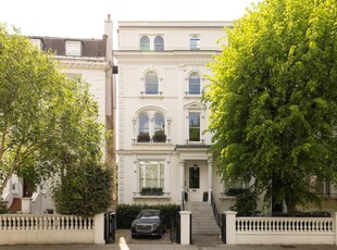 3 bedroom flat for sale in Pembridge Crescent, Notting Hill, London, W11