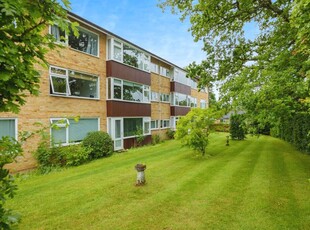 3 bedroom flat for sale in The Shimmings, Boxgrove Road, Guildford, GU1