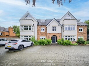 3 bedroom flat for sale in Whitefields Road, Solihull, West Midlands, B91