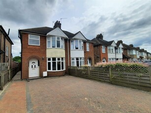 3 bedroom semi-detached house for sale in Ashcroft Road, Ipswich, IP1