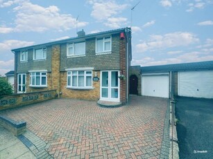 3 bedroom semi-detached house for sale in Carsdale Close, Luton, LU3